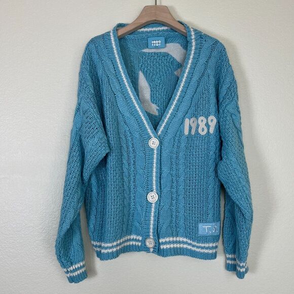 Taylor Swift Preppy Oversized Taylor's Version 1989 Cardigan Sweater Size XS/S - Picture 16 of 17